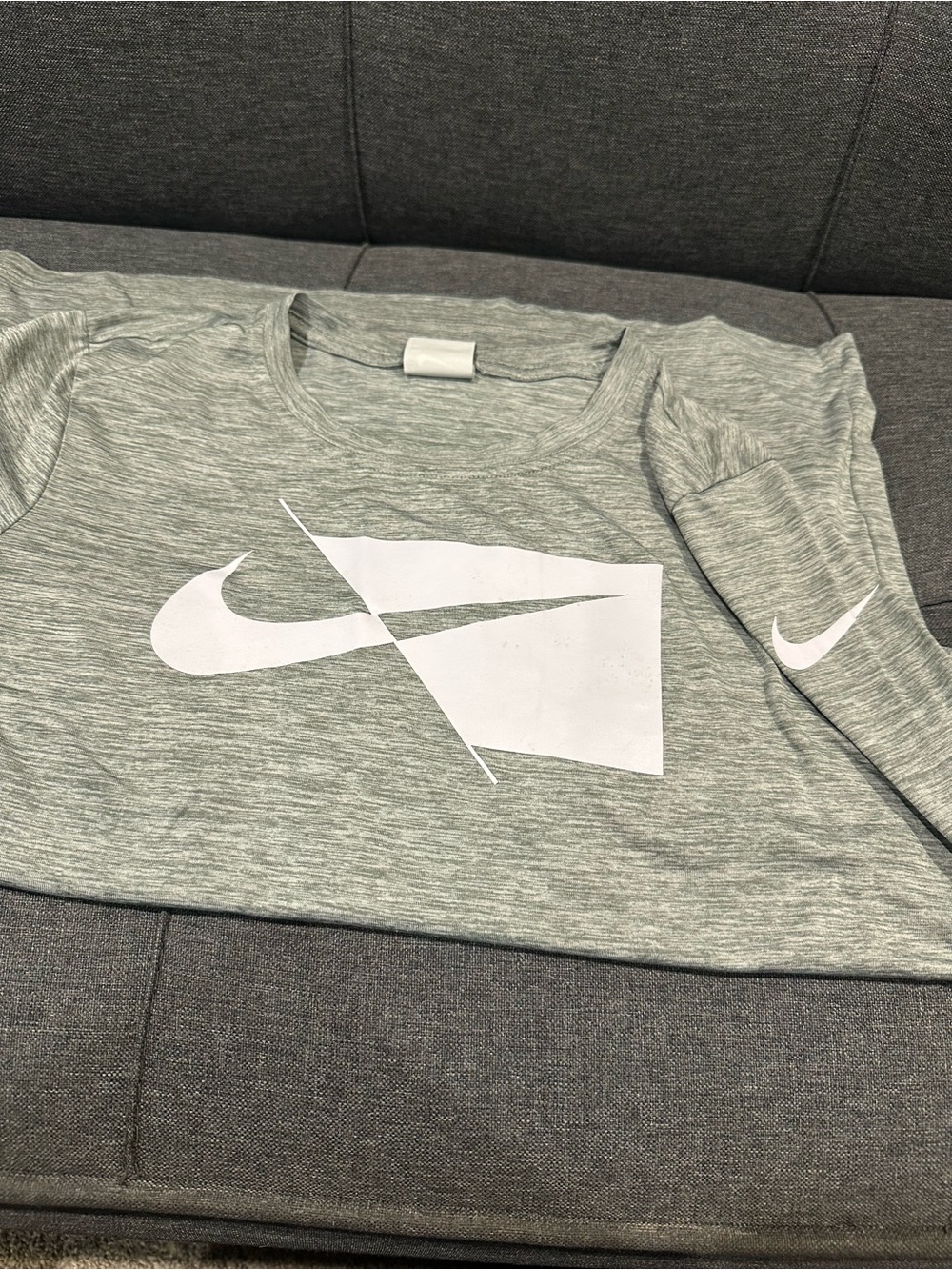 Nike boys Heather Gray Long Sleeve Logo Tee